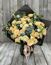 Букет цветов из:  Розы и Лизиантусы в Амурске