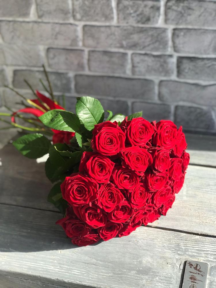 Букет Красные розы Фридом в Амурске