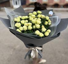 Букет Белые кустовые розы Солинеро в Амурске