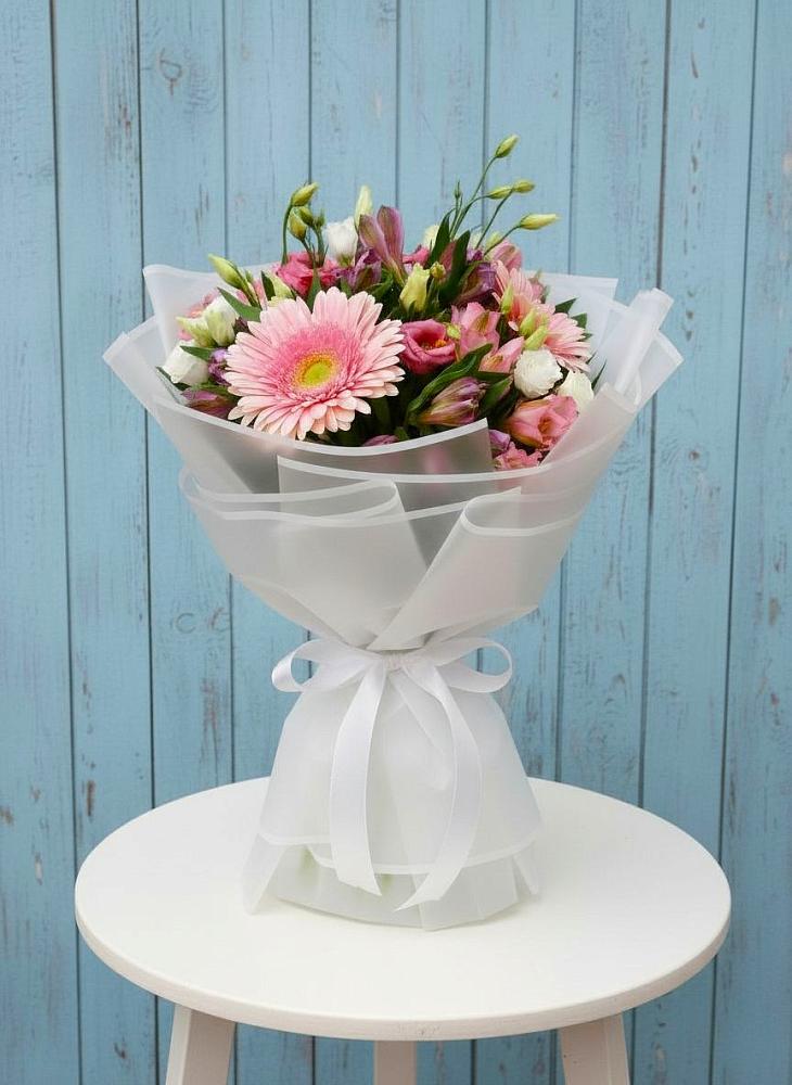 Букет цветов из: Герберы, Альстромерии и Лизиантусы в Амурске