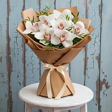 Букет цветов из:  Орхидеи и Розы #REPLACE_PRED# Амурске