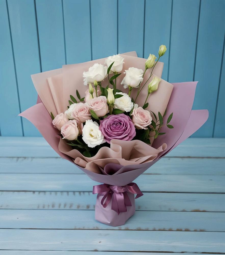 Букет цветов из: Розы и Лизиантусы в Амурске